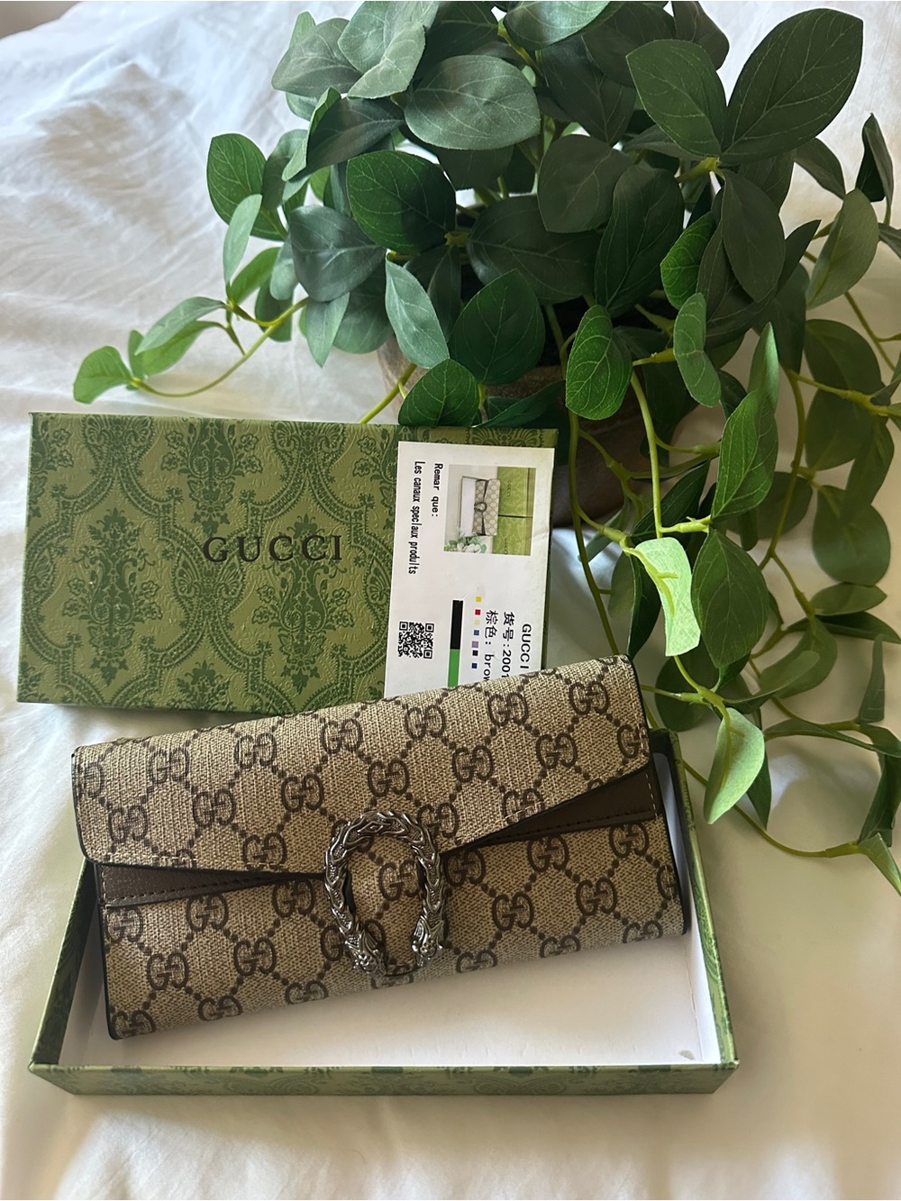 Gucci Beige GG Supreme Continental Wallet with Silver-Tone Tiger Head - Picture 1 of 13